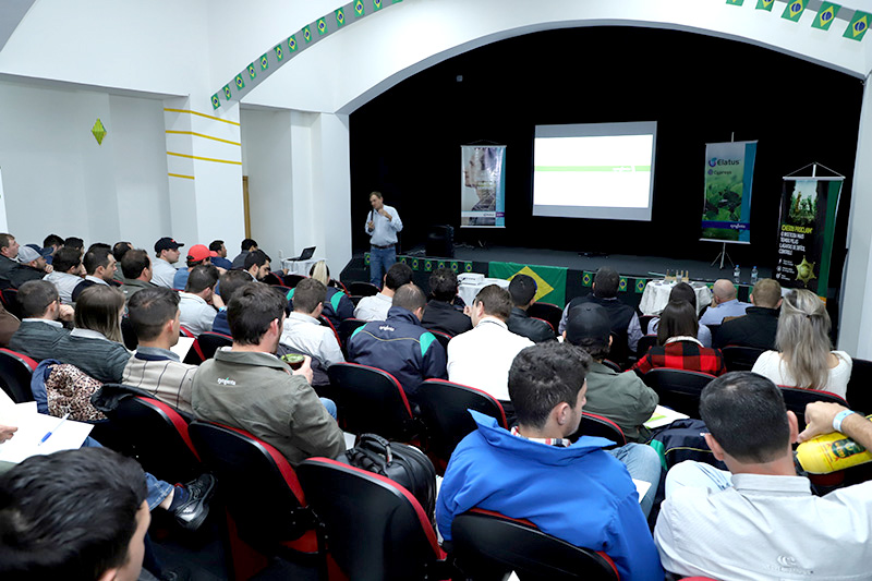 Profissionais da Copercampos participam de treinamento em Vendas da Syngenta